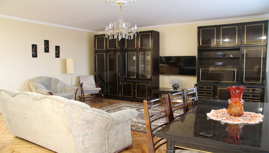 Retro Classic Apartment is a 3 rooms apartment for rent in Chisinau, Moldova